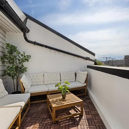 Urban Panorama - New, & Private Terrace Apartment Oslo